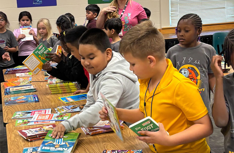 The Naples Pi Beta Phi's 2025 Champions are Readers&reg; event